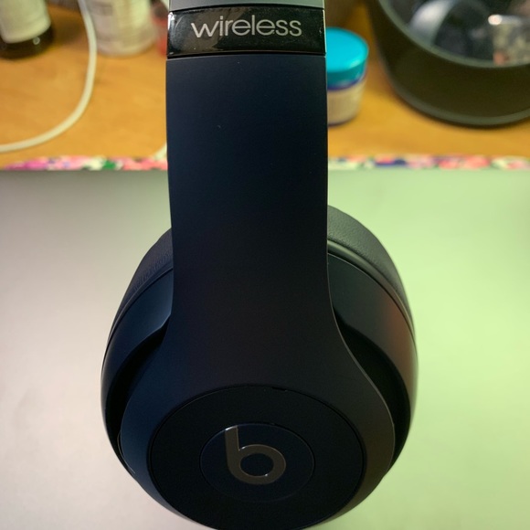 Beats Studio 3 Wireless - Picture 2 of 4